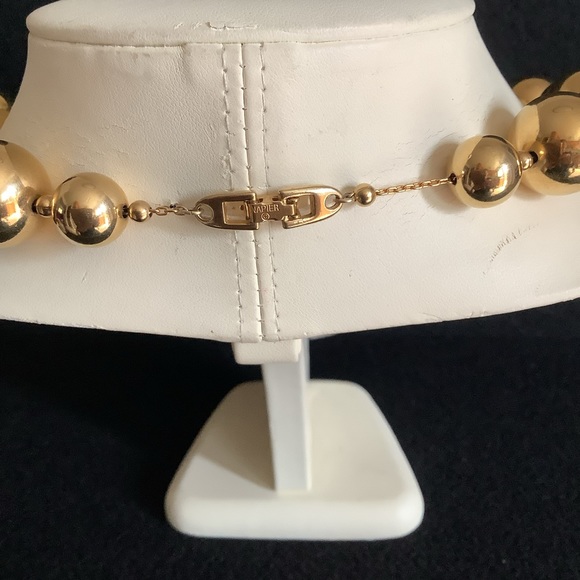 Vintage Napier large gold ball necklace. - Picture 5 of 6